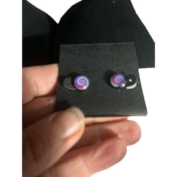 nwt MEDIUM GAGED EARINGS NOT GAGED BUT LOOK LIKE GAGES - Picture 1 of 4